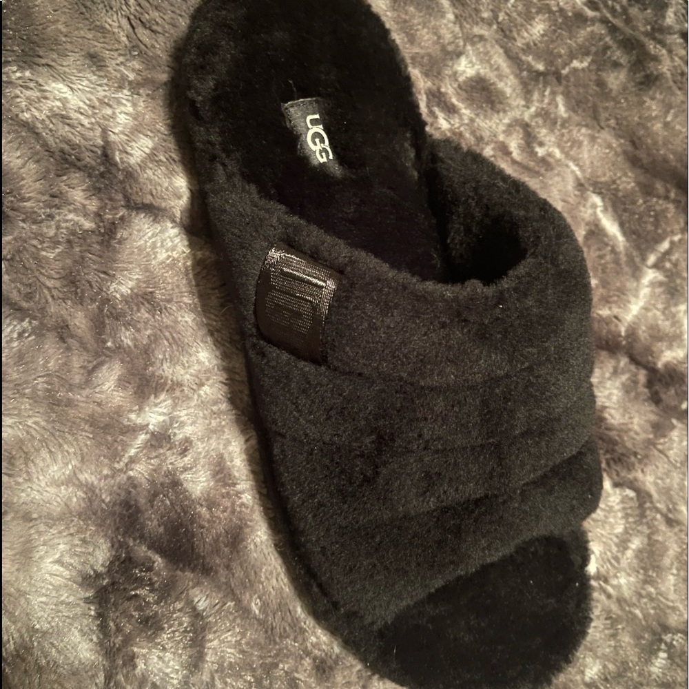 Men’s UGG slippers